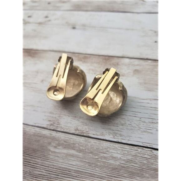 Vintage Clip On Earrings - Unusual Chunky Gold Tone with Design 1" - Picture 3 of 4